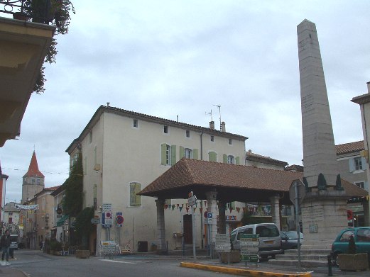 La pyramide à Olivier de Serres